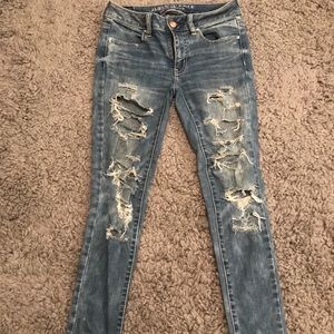 EXTREME DISTRESSED AMERICAN EAGLE ANKLE JEGGING